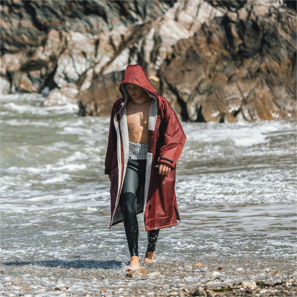2025 Dryrobe Advance Long Sleeve Changing Robe V3 DALSV3 - Burgundy / Silver Grey